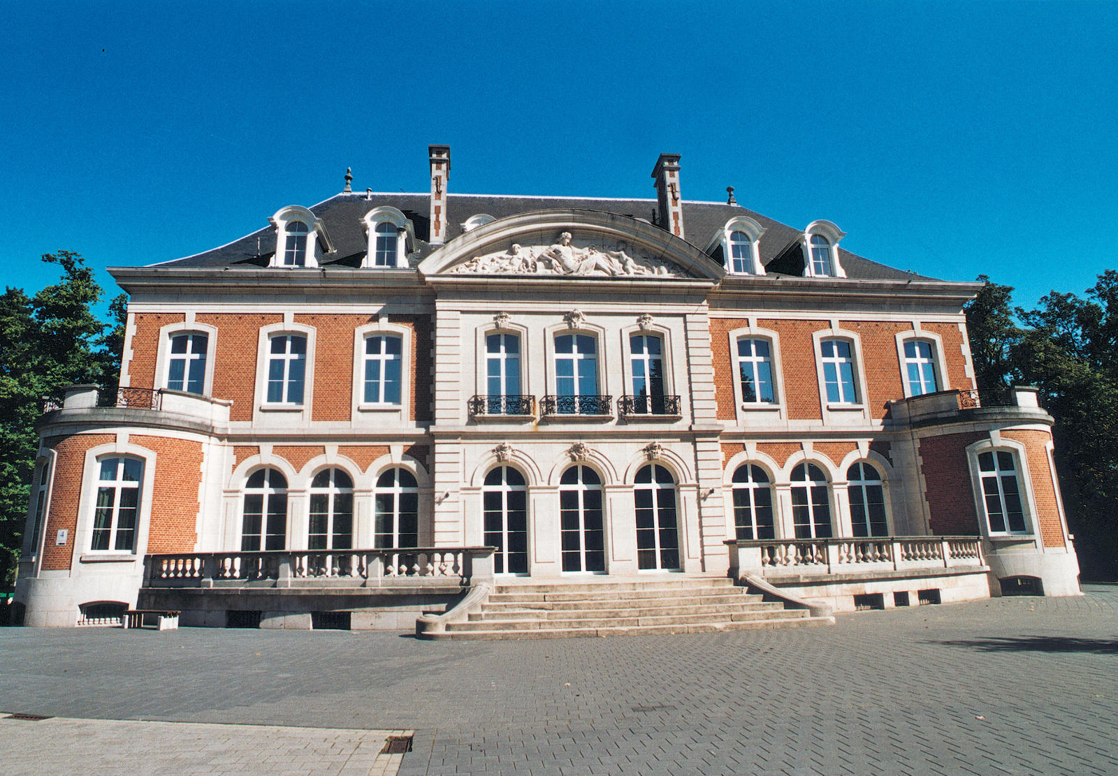 EEB1 school fête performance